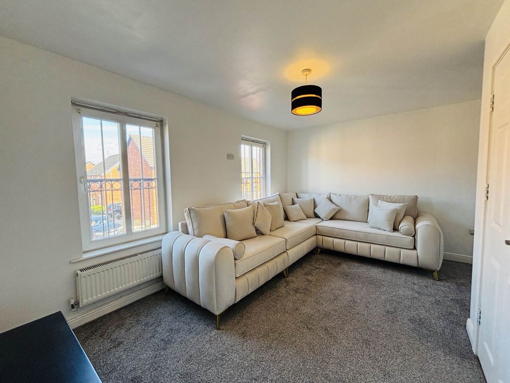 Property photo 2 of 21