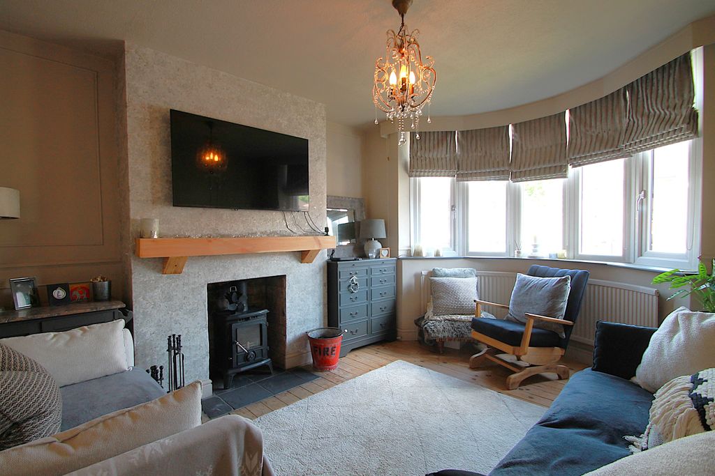 Property photo 3 of 36 Living Room