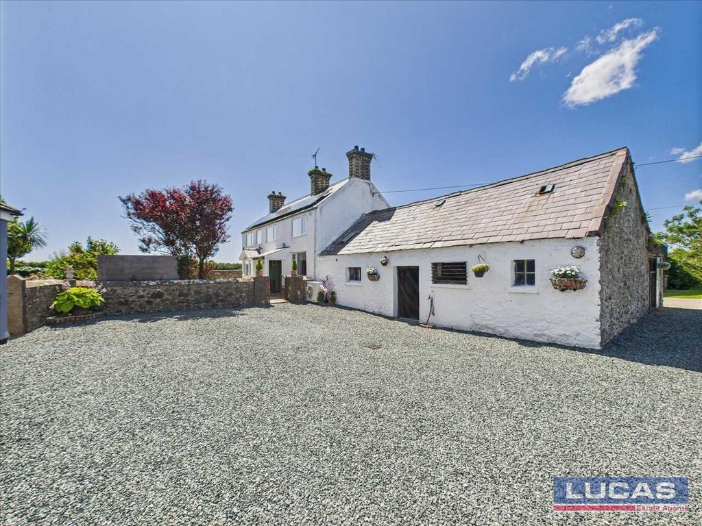 Property photo 2 of 33