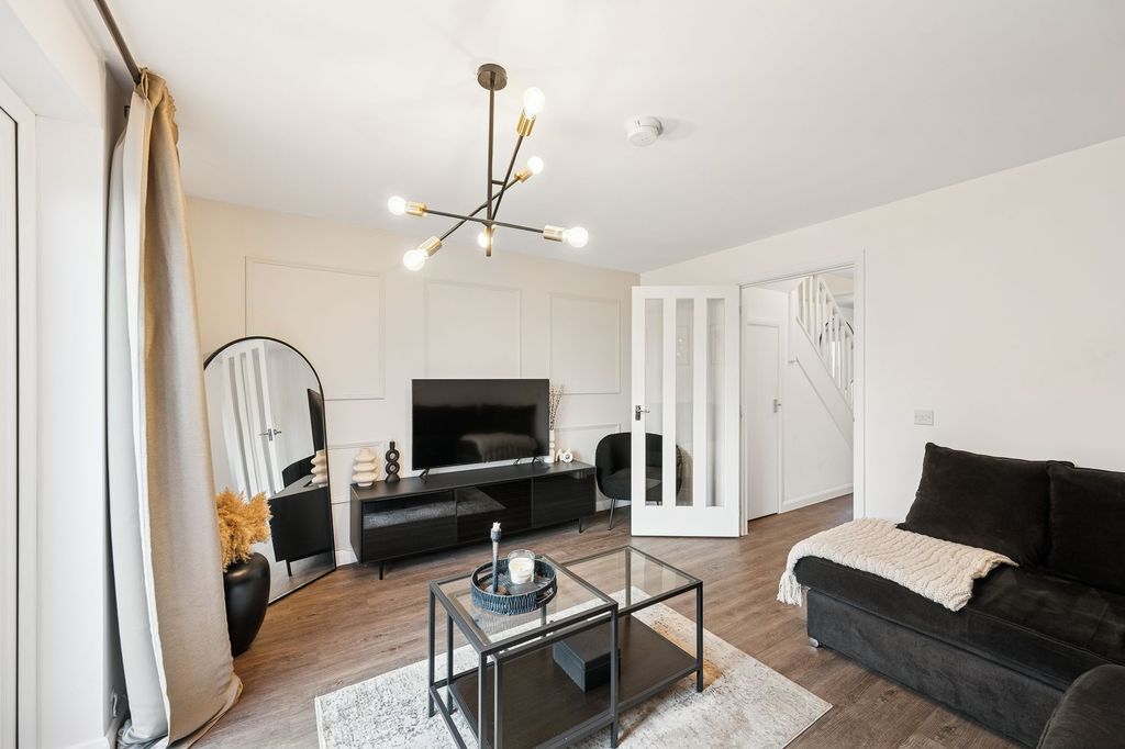 Property photo 2 of 25 Lounge