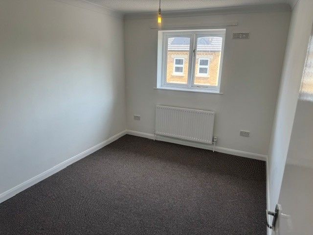 Property photo 3 of 6 Bedroom 1