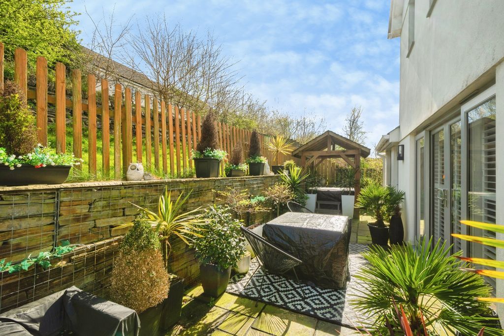 Property photo 3 of 24