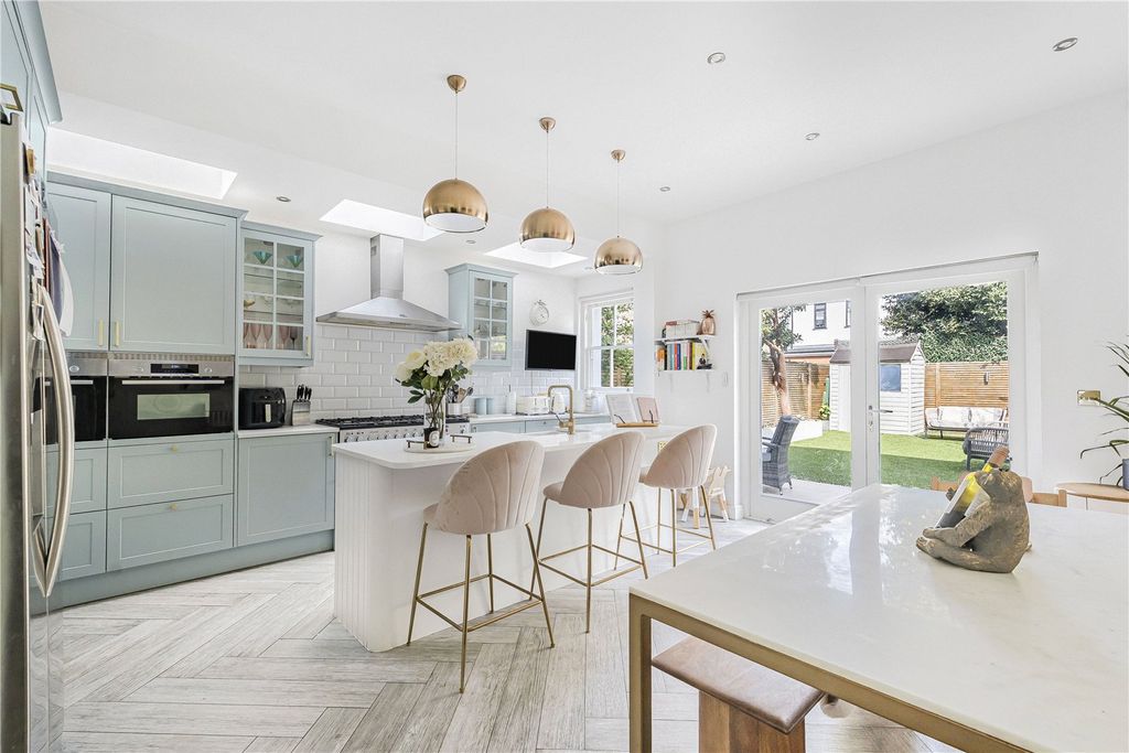 Property photo 1 of 21 Kitchen