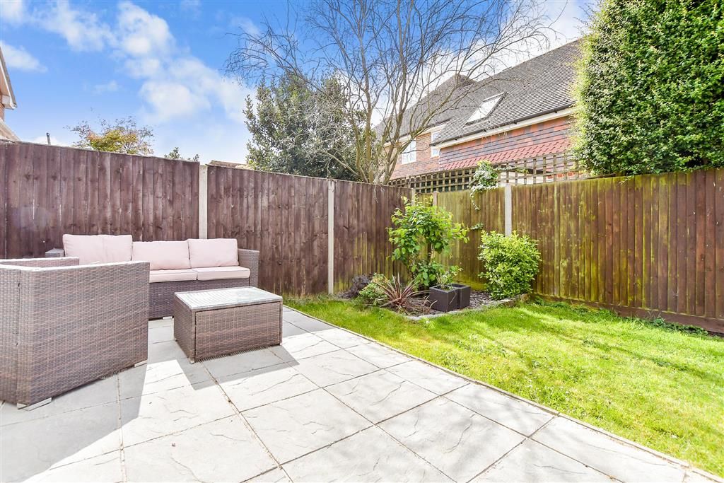 Property photo 1 of 10 Patio / Decking