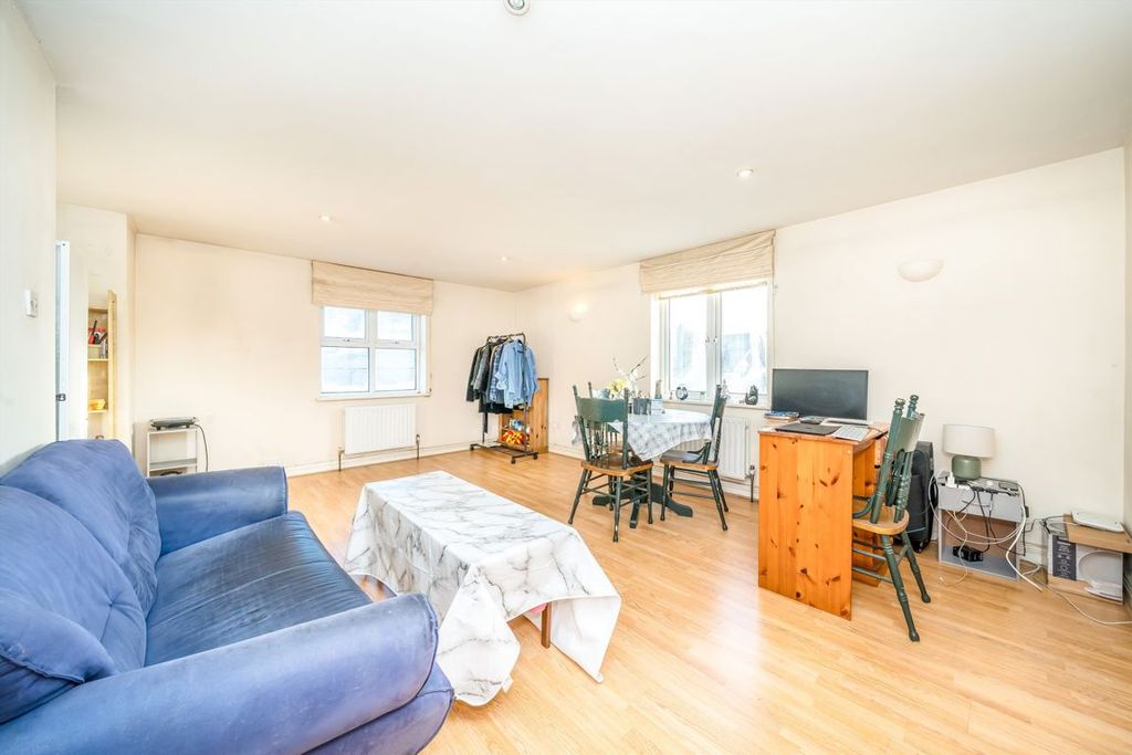 Property photo 2 of 5