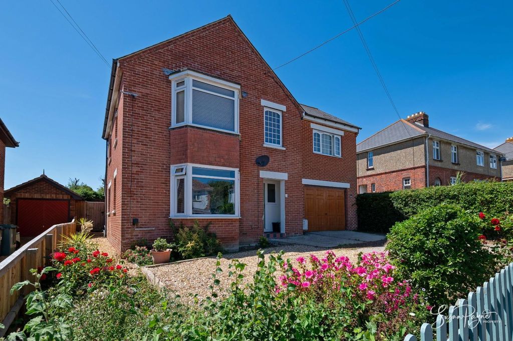Property photo 1 of 35