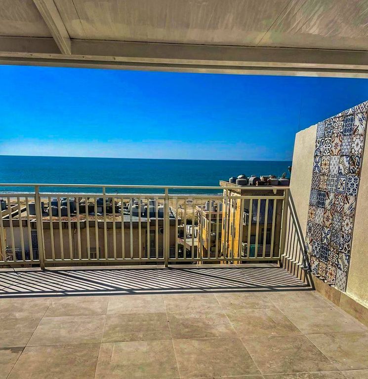 Property photo 1 of 37