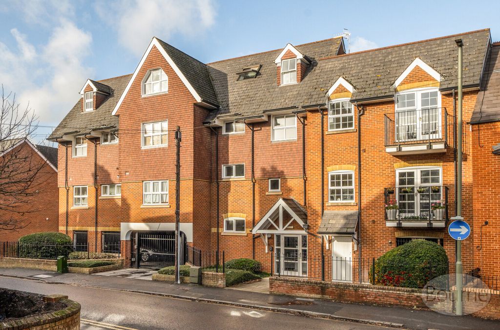 Property photo 1 of 17 Ea2F094A-5c6d-46F...