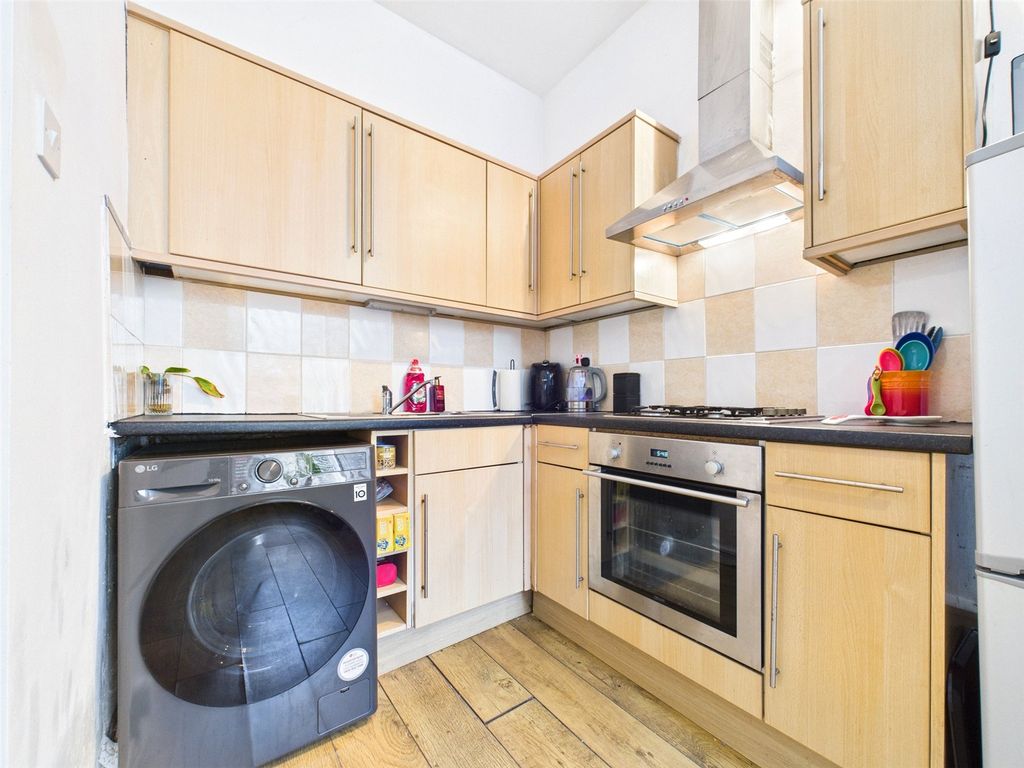 Property photo 3 of 30 Picture No. 01