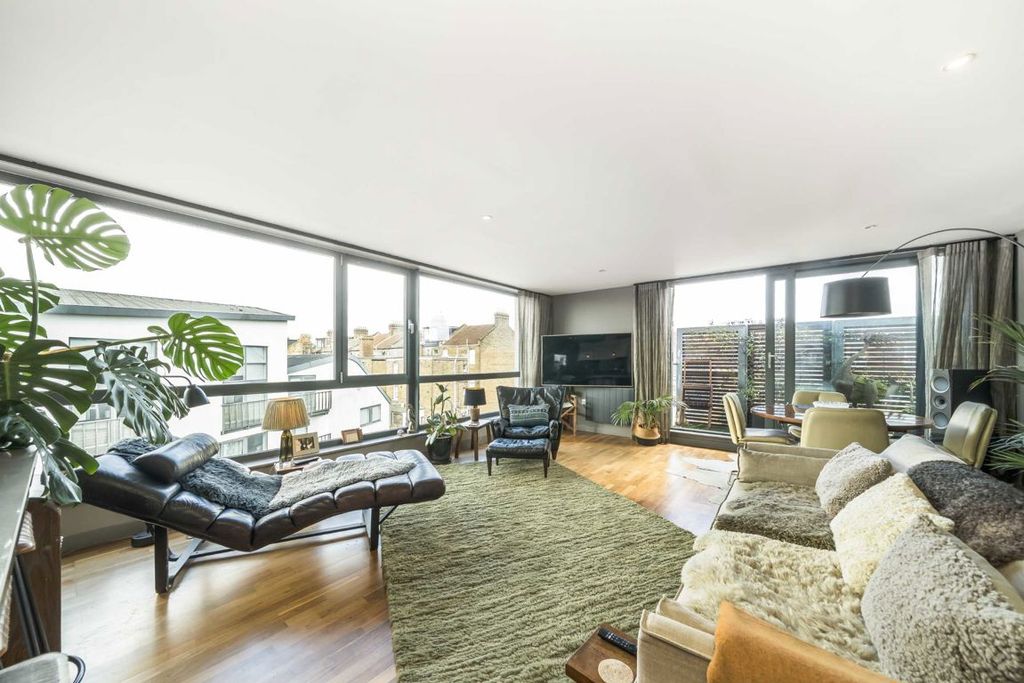 Property photo 2 of 6