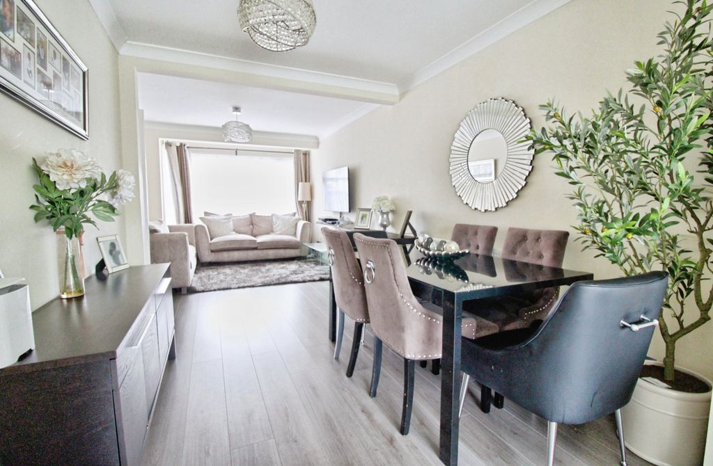 Property photo 2 of 26 14