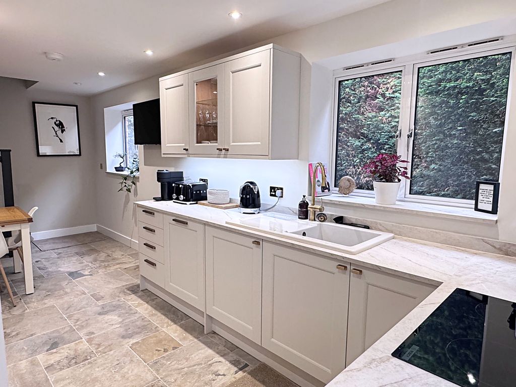 Property photo 2 of 14 Quarry 11