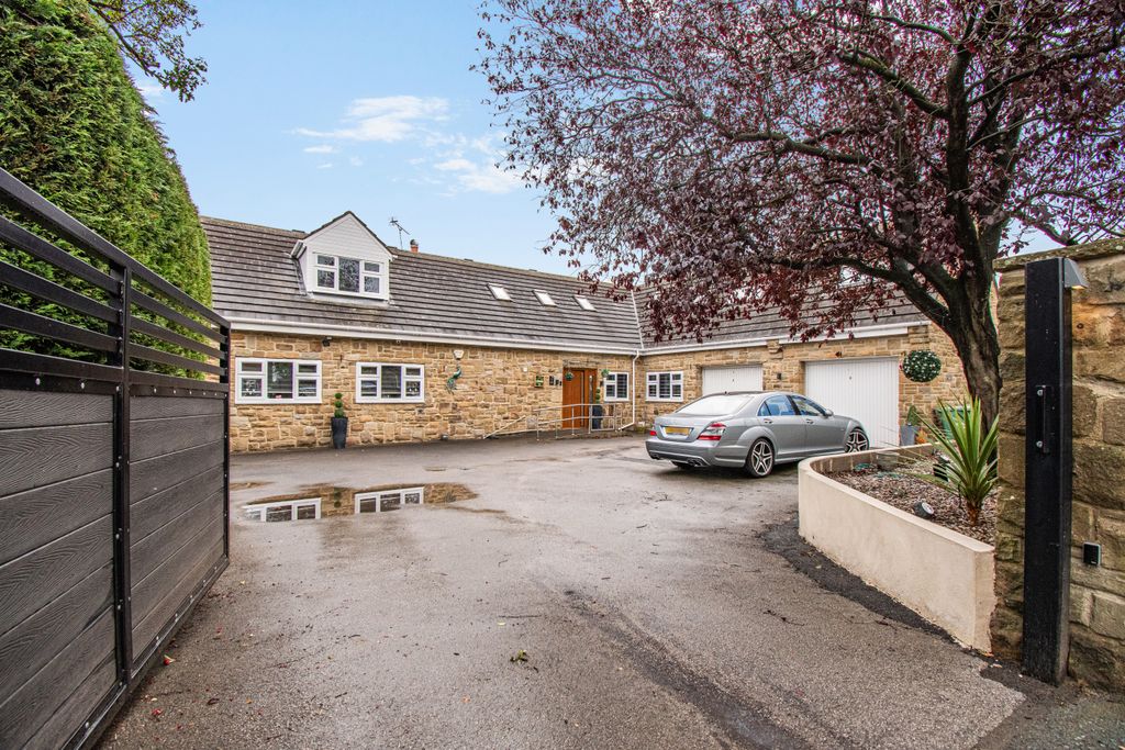 Property photo 2 of 30