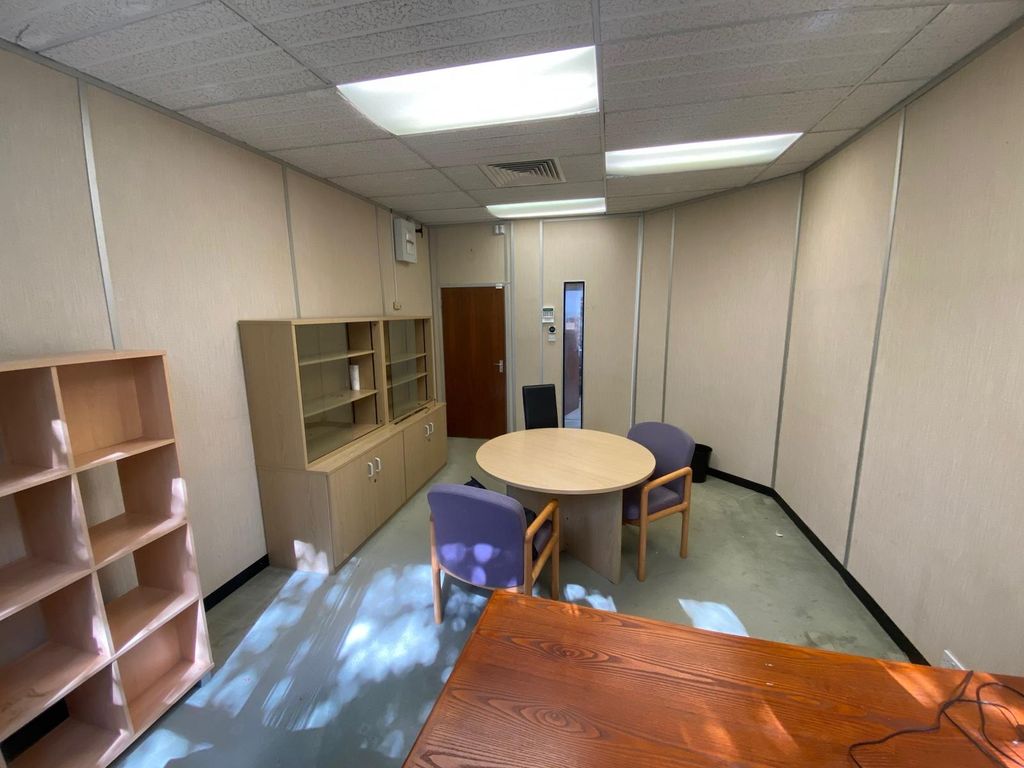 Property photo 1 of 2