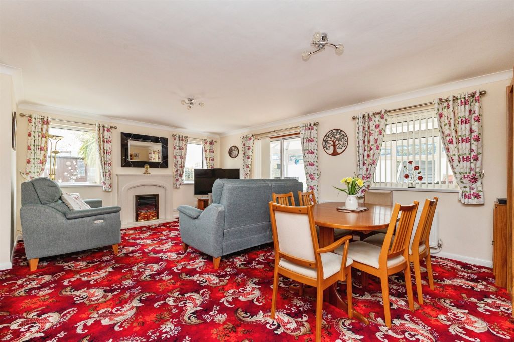 Property photo 2 of 25