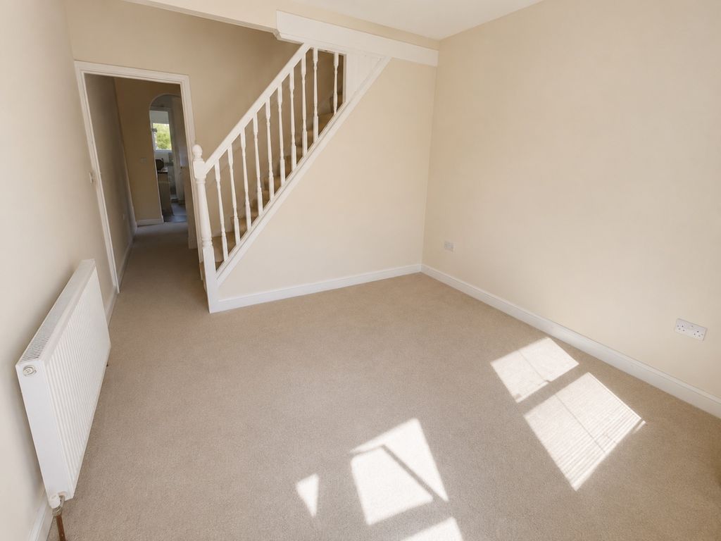 Property photo 2 of 8 4919773