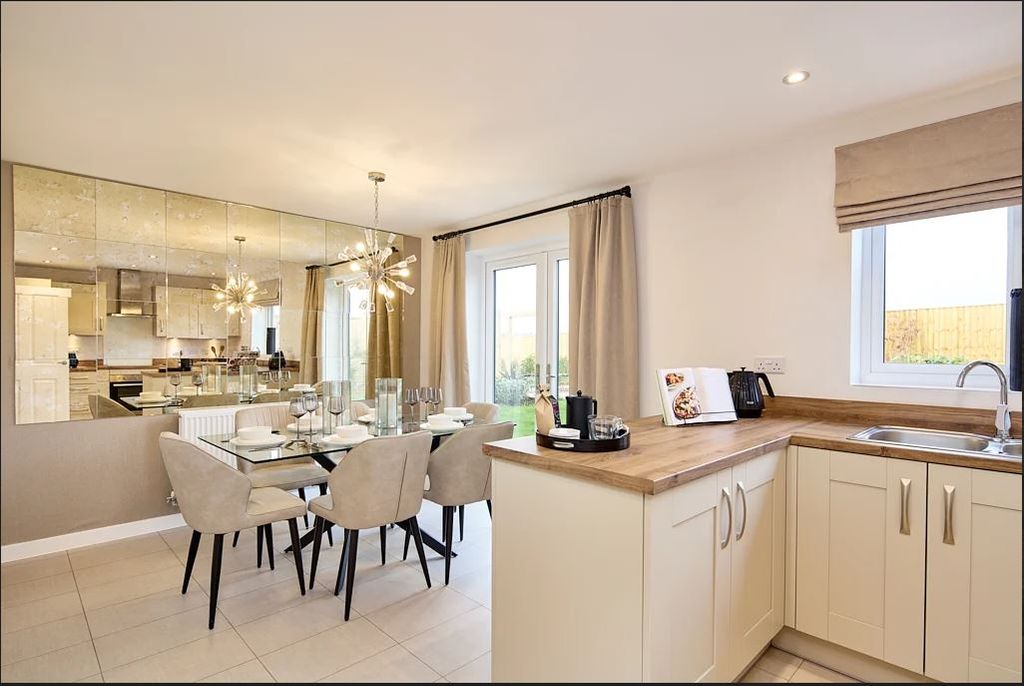 Property photo 3 of 9 Kitchen