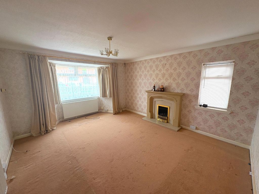 Property photo 2 of 10 Living Room