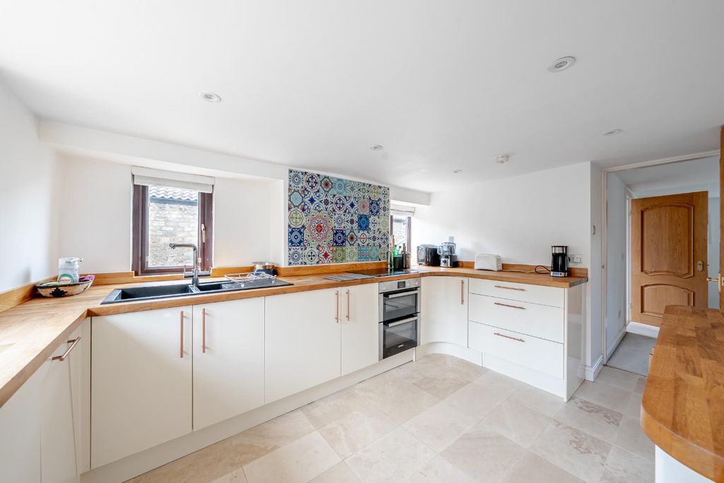 Property photo 3 of 18 Dsc03240-Hdr.Jpg