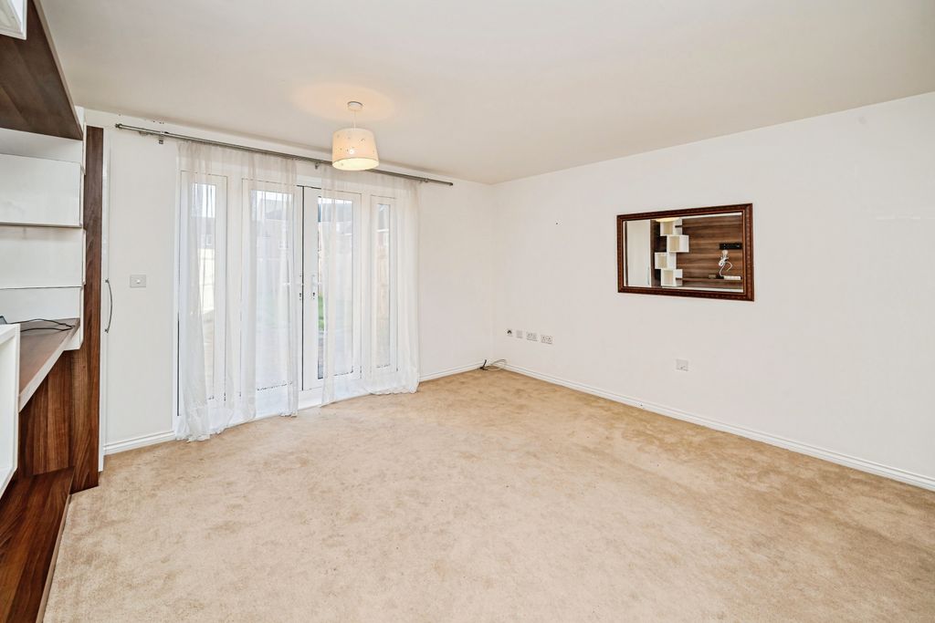 Property photo 3 of 24 Image