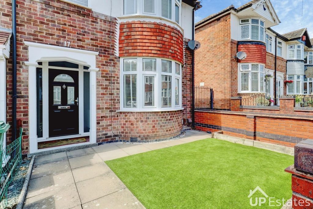 Property photo 2 of 19