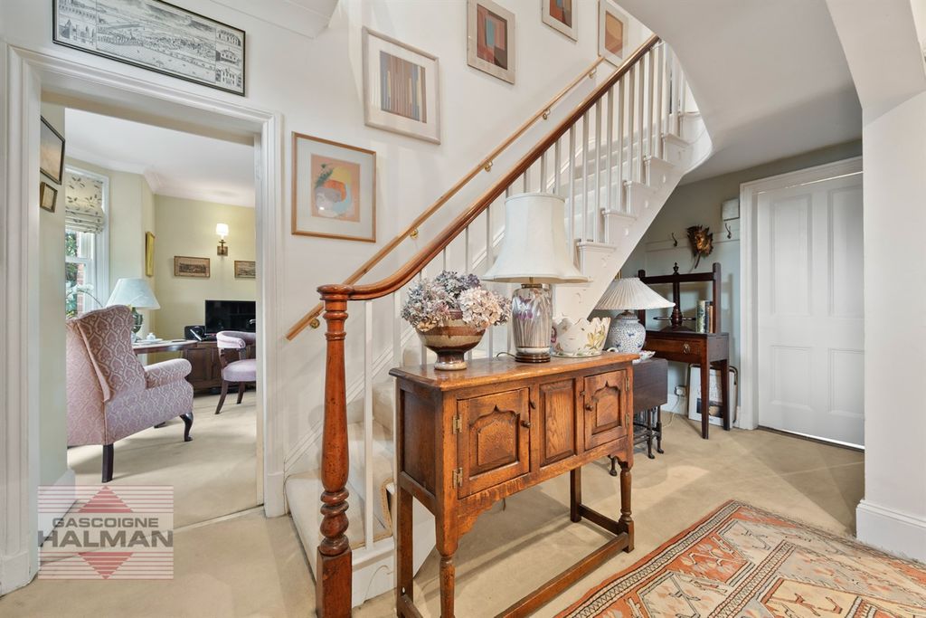 Property photo 2 of 24 Entrance Hallway