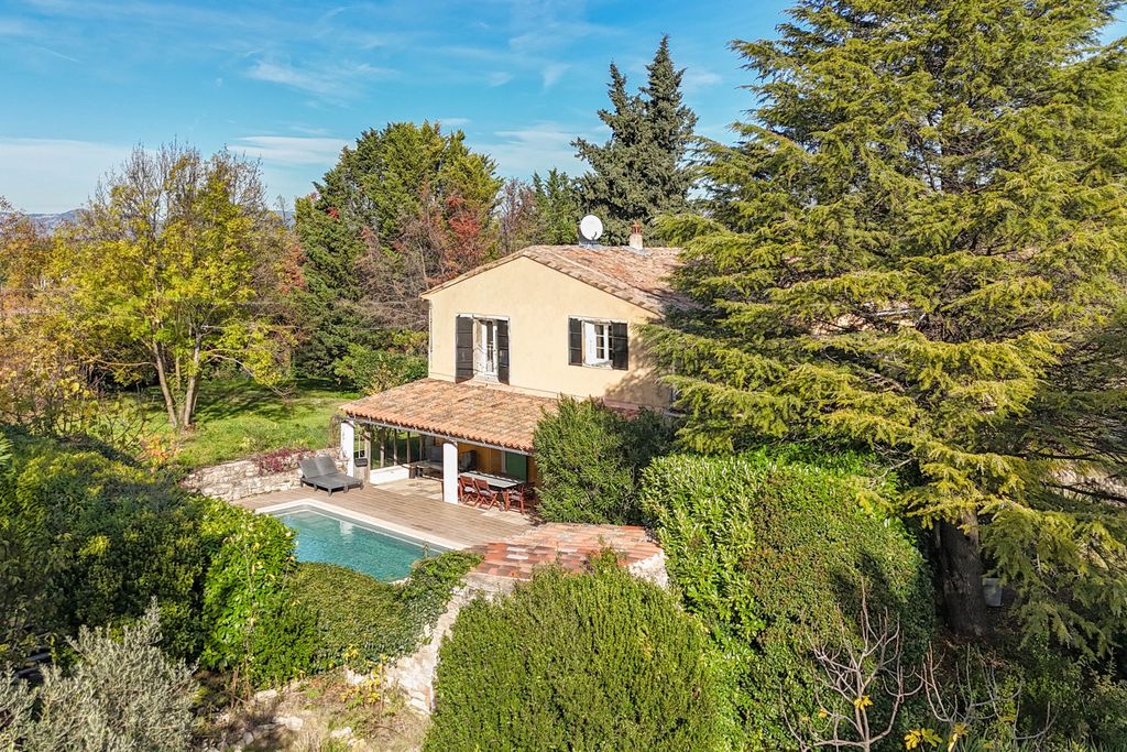 Property photo 2 of 22