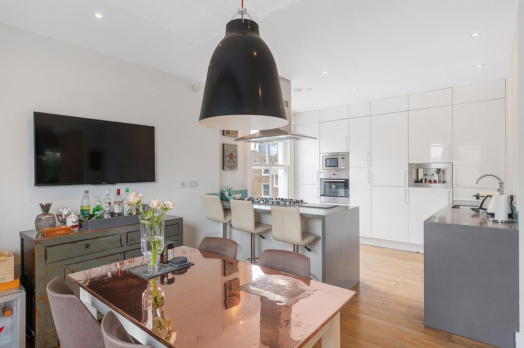 Property photo 2 of 15 Kitchen