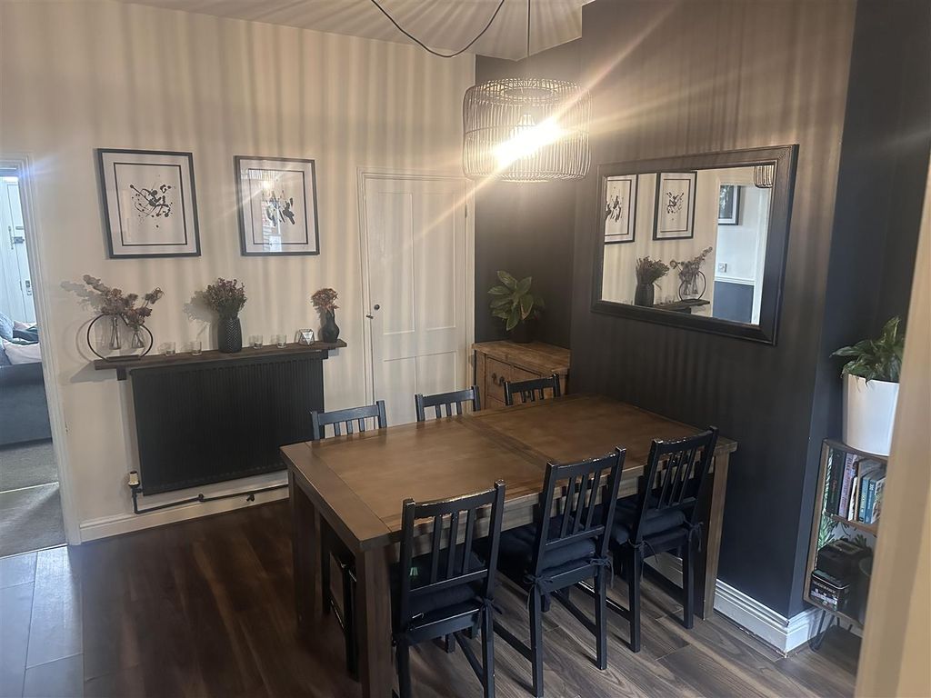 Property photo 2 of 20 Dining Room