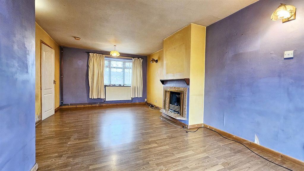 Property photo 3 of 16 20250926_152152.Jpg