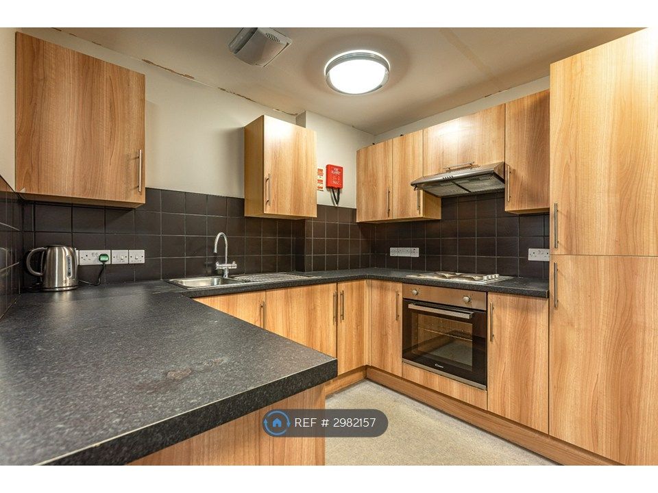 Property photo 3 of 9 Kitchen
