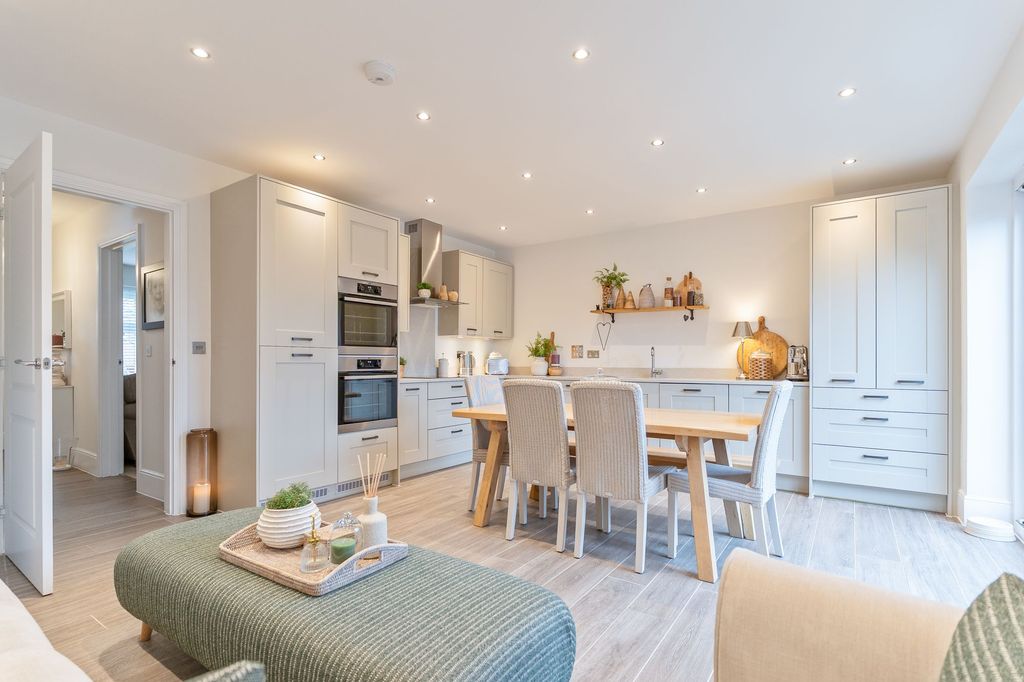 Property photo 2 of 31