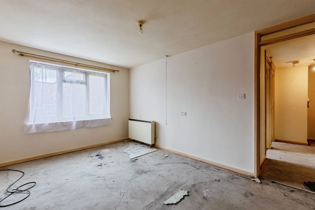 Property photo 3 of 9