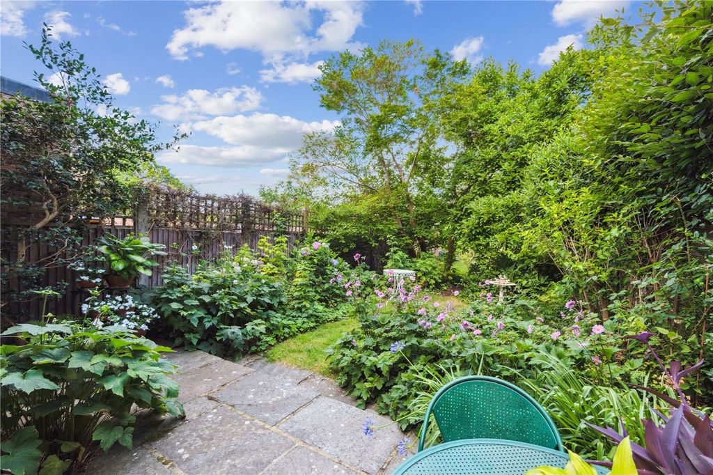 Property photo 3 of 23 Picture No. 25