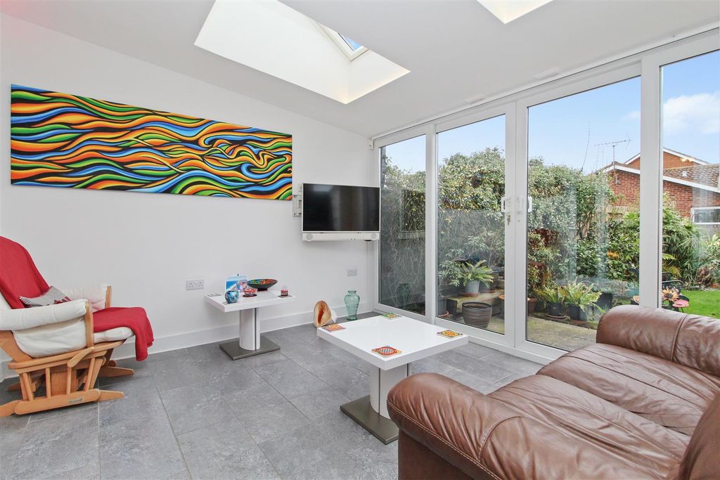 Property photo 3 of 31 Img_6169-50166471.Jpg