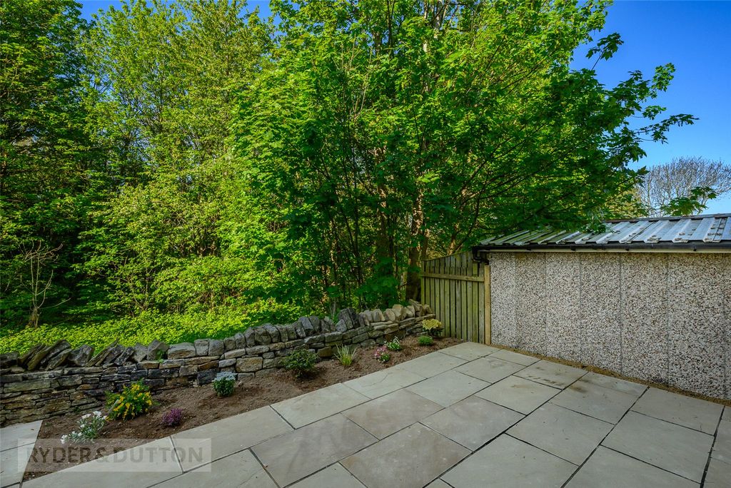 Property photo 3 of 23 Garden