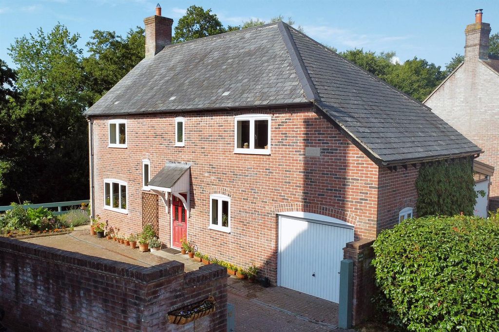 Property photo 1 of 19 Alder House.Jpeg