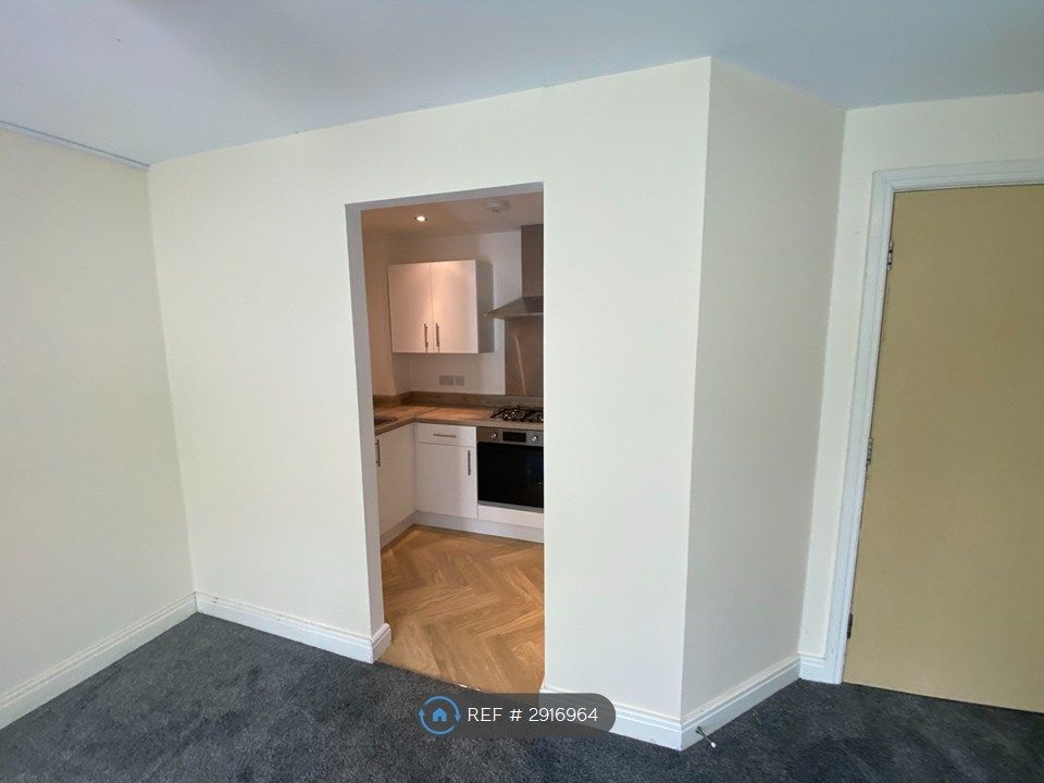 Property photo 3 of 7 Lounge/Kitchen