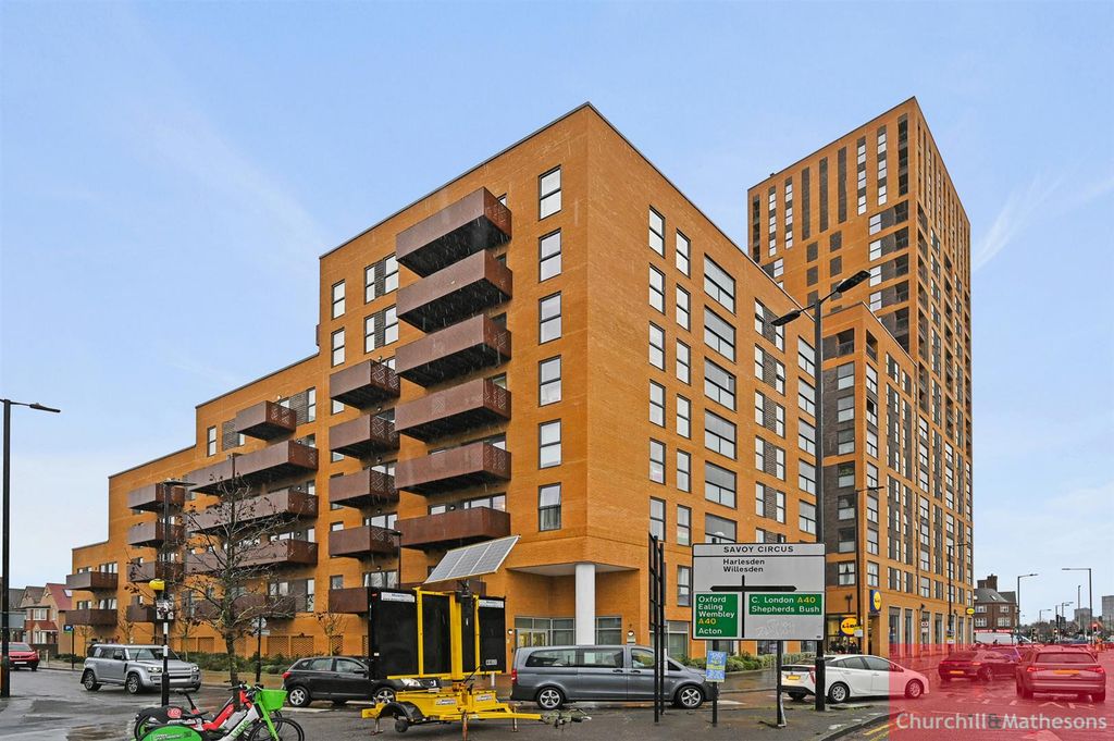 Property photo 1 of 12