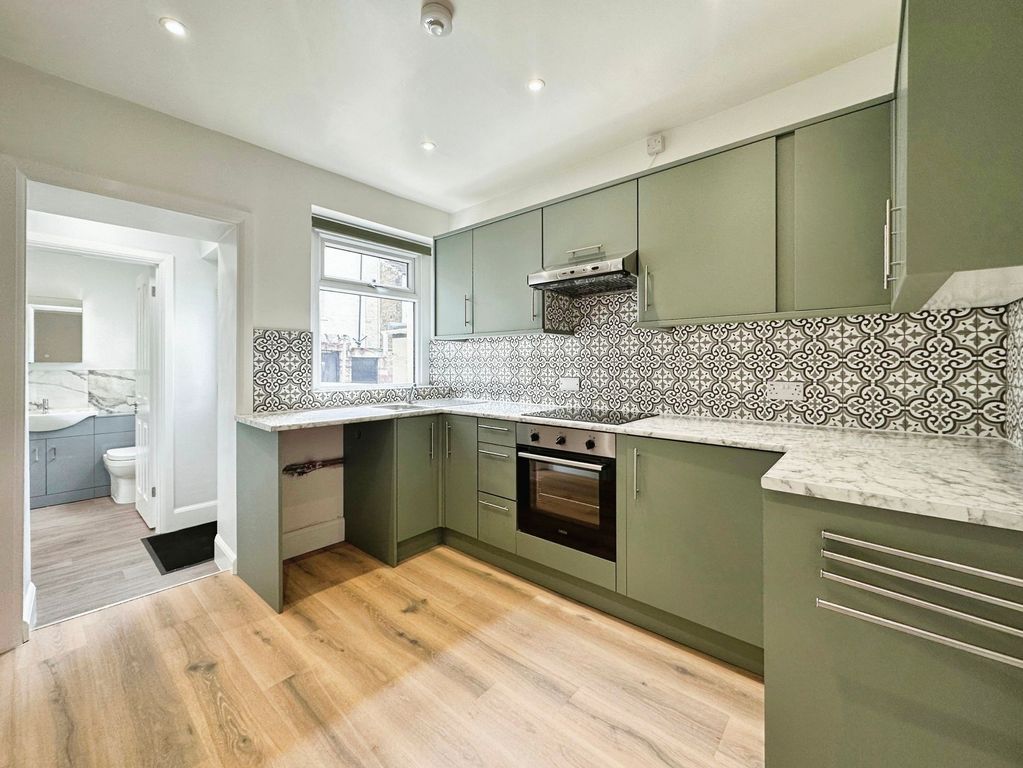 Property photo 3 of 7 Newly Fitted  Kitchen