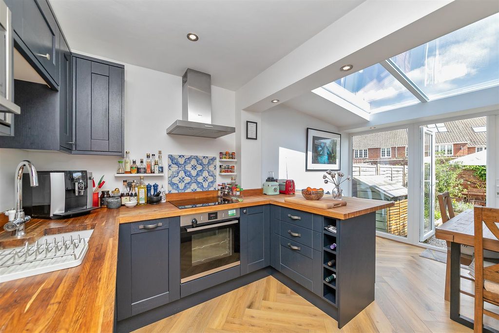Property photo 2 of 17 12Blacksmithslane-20.Jpg