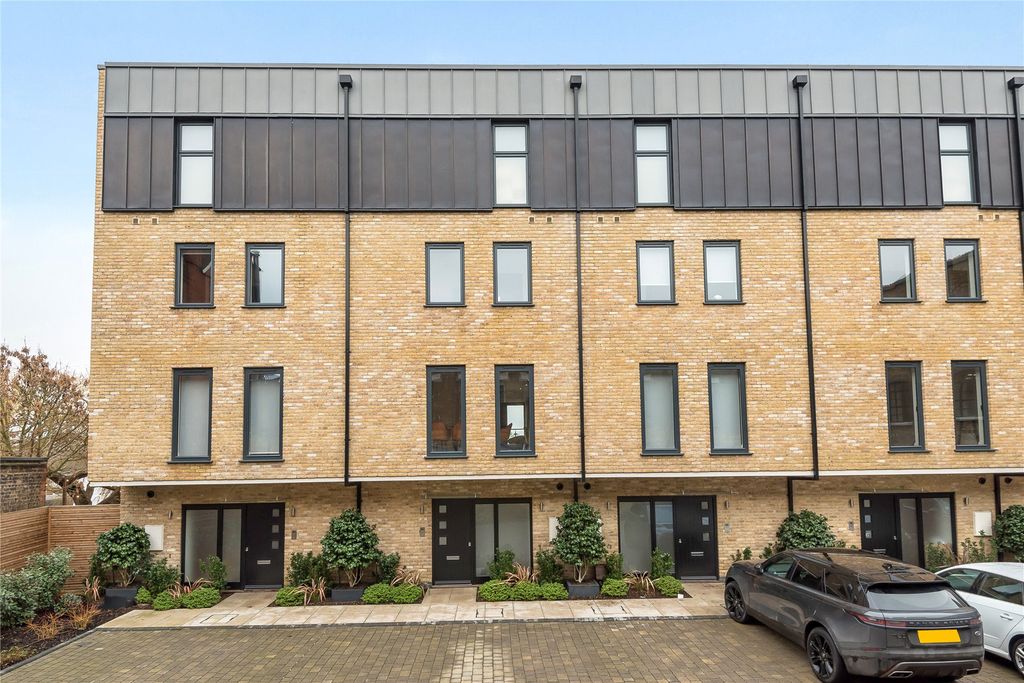 Property photo 2 of 21 Picture No. 20