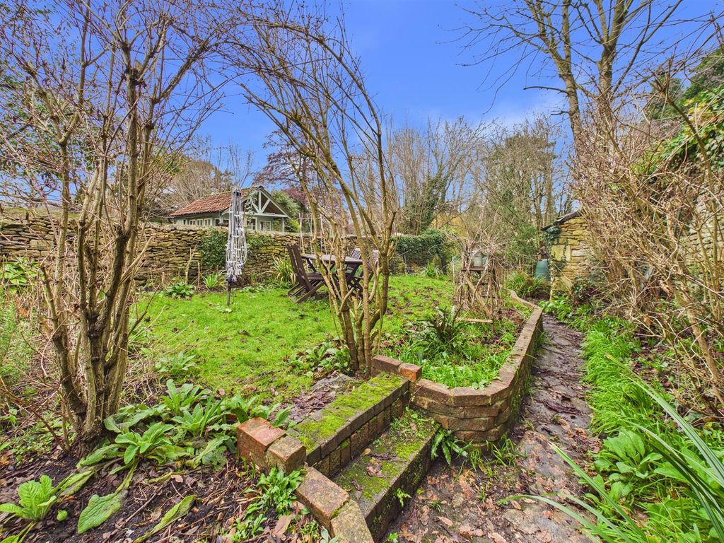 Property photo 3 of 11 Garden