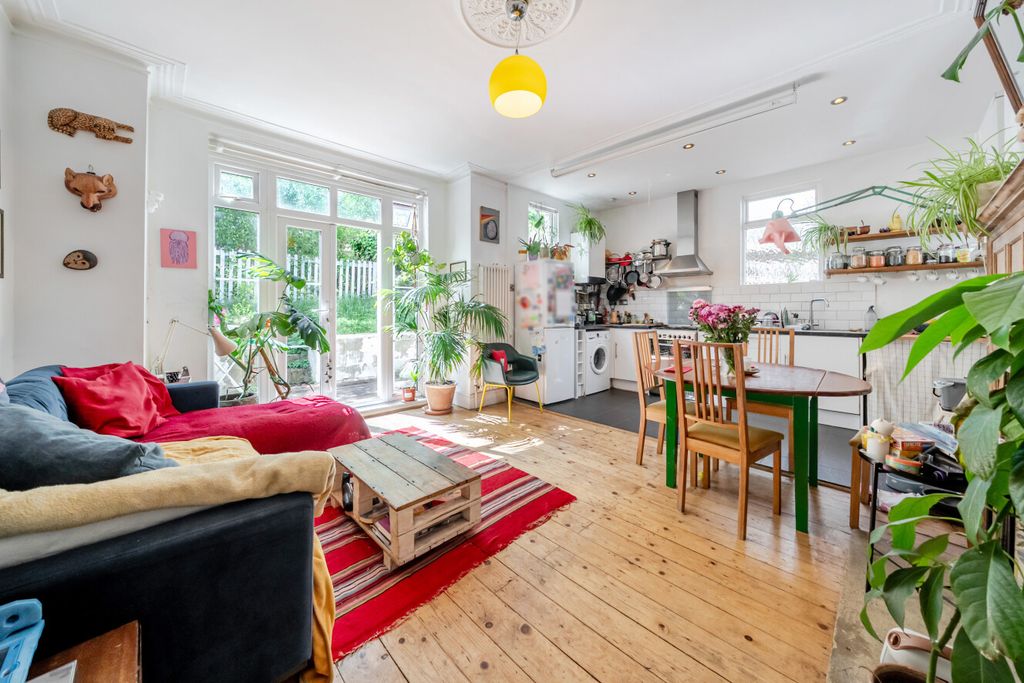 Property photo 2 of 9 1472071-13-6A27F8...