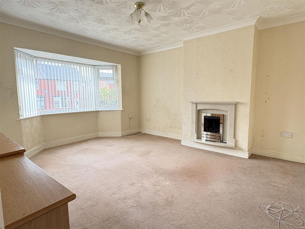 Property photo 2 of 14 Living Room