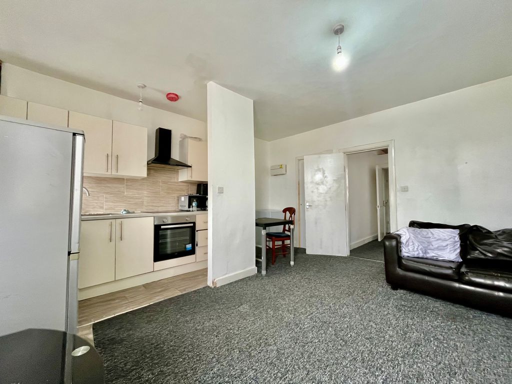 Property photo 2 of 5 Image