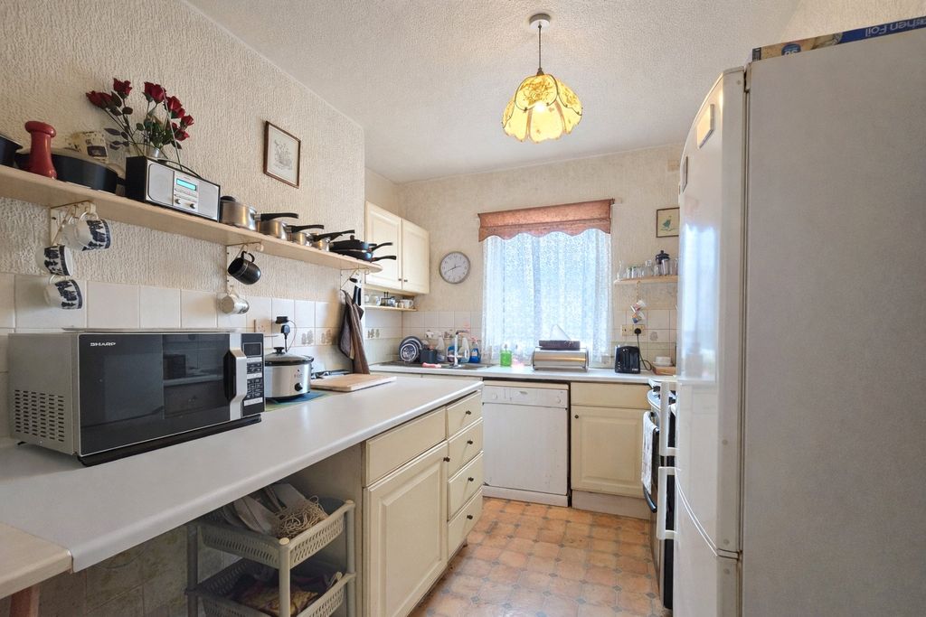 Property photo 3 of 12 3 - Picture No. 09