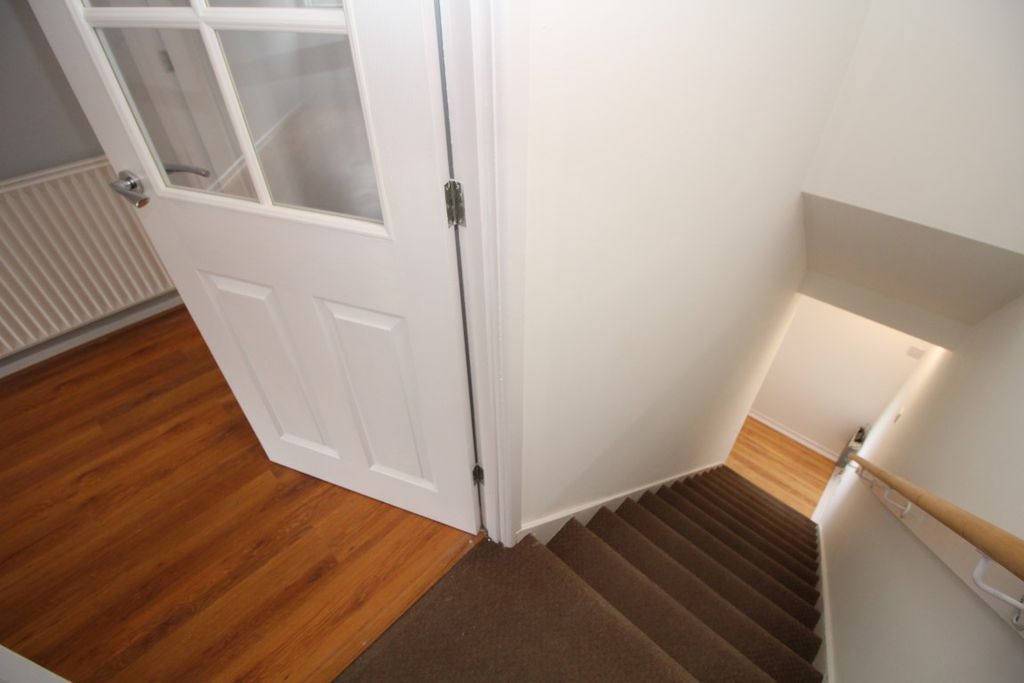 Property photo 2 of 11 Hallway