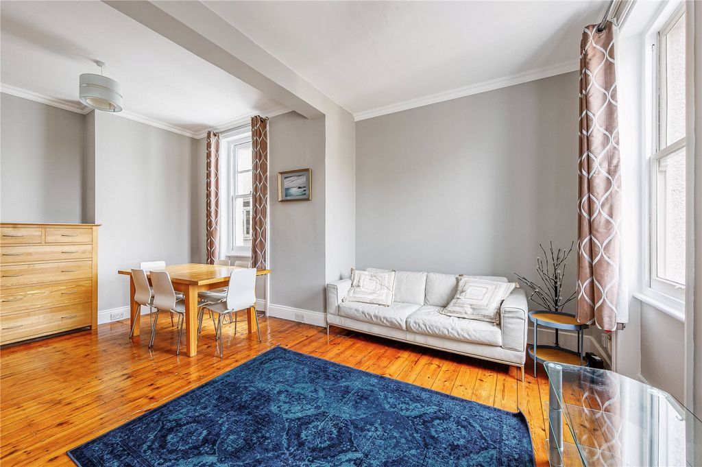 Property photo 3 of 7