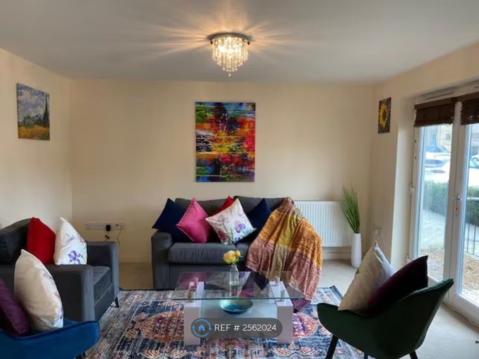 Property photo 2 of 35